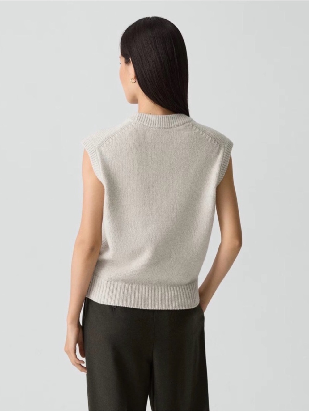 Theory cashmere sweater vest🖤 - Picture 3 of 11